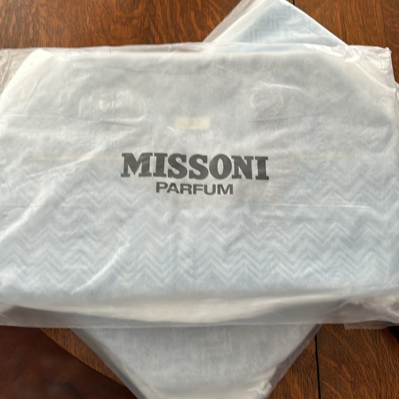 Missoni perfumes weekender bag blue New with dustbag - Picture 8 of 8